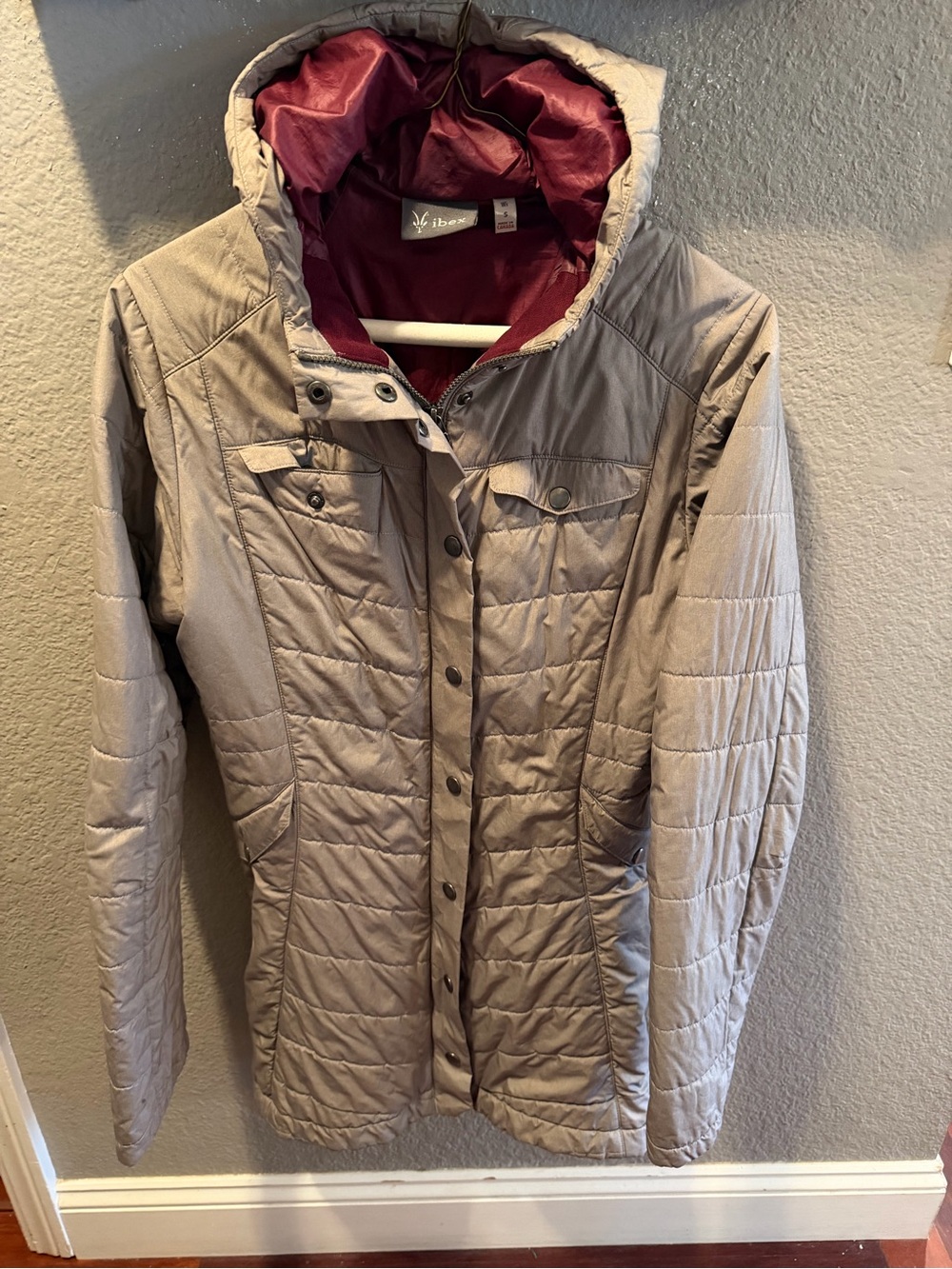 Ibex Merino Wool Insulated Jacket Womens Small Hooded Gray Outdoor Hiking Coat